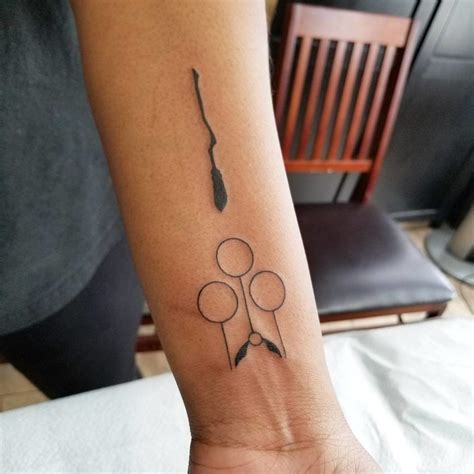 Could do a broom on a finger | Harry potter tattoos, Tattoos for women, Tattoo designs