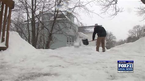 Northalnders dig way out of snow as it falls - Fox21Online