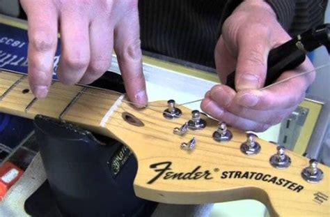 How To Restring An Electric Guitar (Step by Step Guide) - AOLRadioBlog