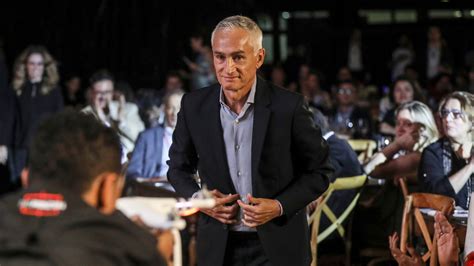 Jorge Ramos, Univision Anchor, Says Venezuelan Government Detained Him - The New York Times