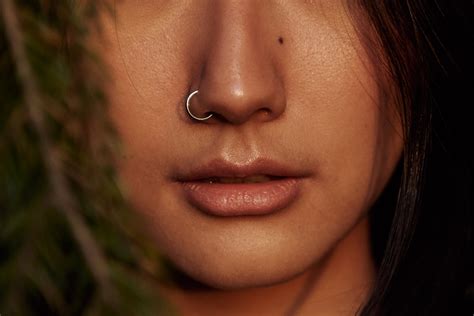 Nose Piercing Healing Issues (And What to Do About Them) - TatRing