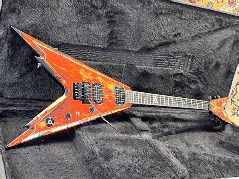 2007 Dean - Razorback V - 255 explosion - ID 3009 - captain-guitar-lounge.com