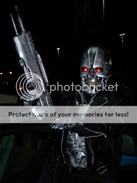 Endoskeleton Costume at Terminator 2 showing