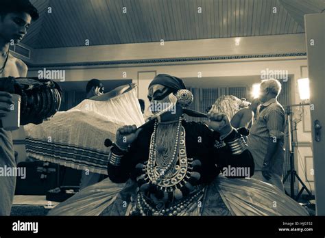 Kathakali artists and performance Stock Photo - Alamy