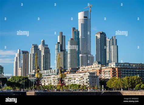 Buenos aires skyline hi-res stock photography and images - Alamy