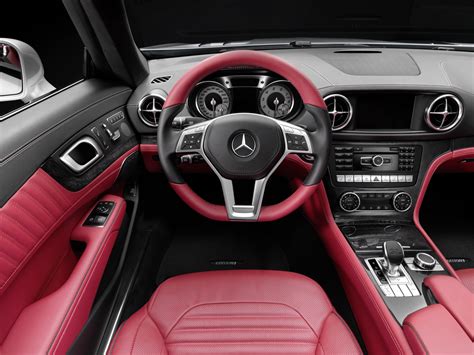 2013 Mercedes SL interior