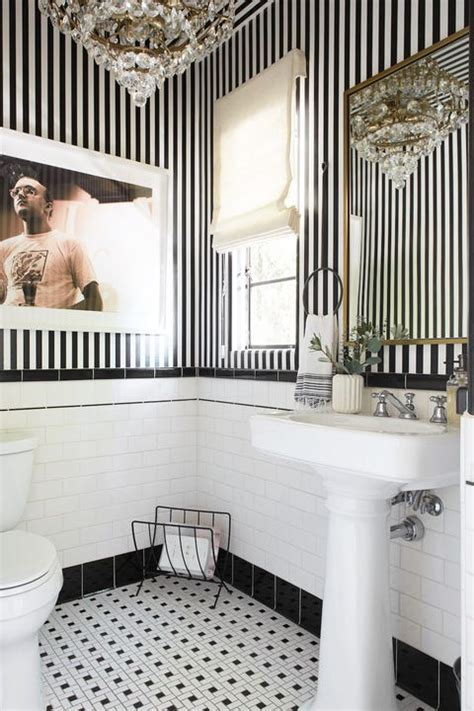 28 Bathroom Wallpaper Ideas That Will Inspire You to be Bold - Wallpaper for Bathrooms