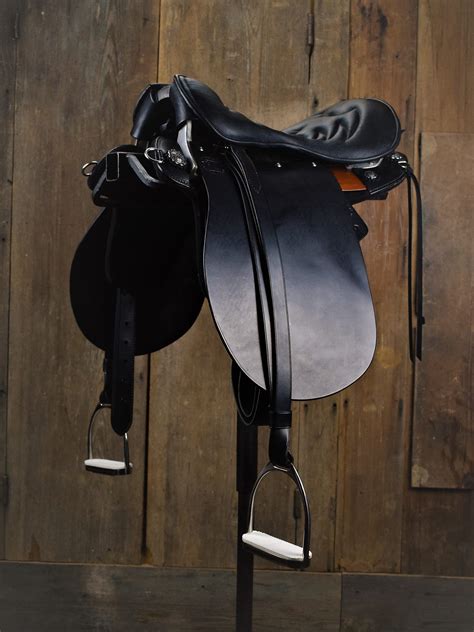 Mountaineer Show & Trail Saddle - Top Choice of Mountain Horse owners!