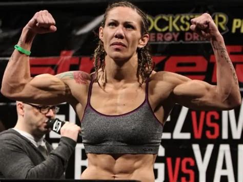 Top 10 Best Female UFC Fighters 2020 - SportsGeeks