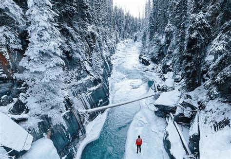 14 Stunning Winter Photos Of Kootenay National Park