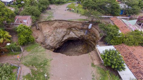 Video: Enormous Sinkhole Opens Up Next to Hospital - Newsweek