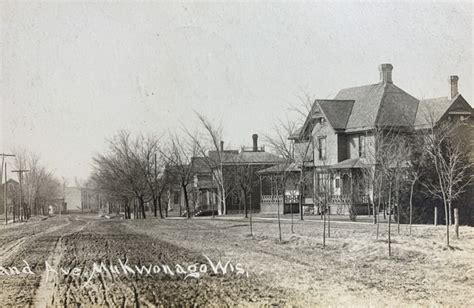 Mukwonago Galleries - Mukwonago Historical Society - Red Brick Museum