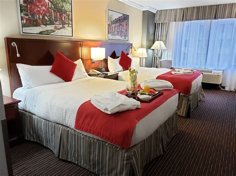 Guest Rooms and Suites in Downtown Montreal | Montreal Accommodations | Le Nouvel Hotel Montreal