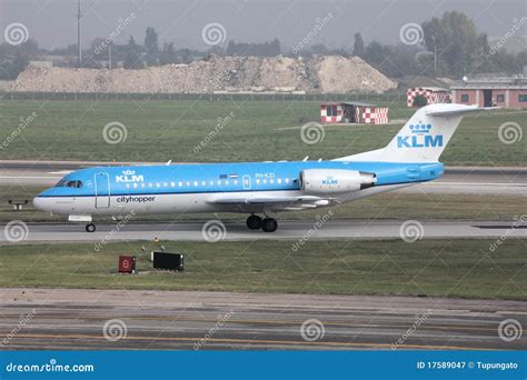 KLM Fokker 70 aircraft editorial photography. Image of journey - 17589047