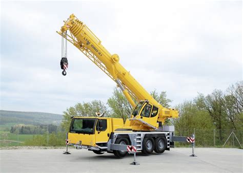 What Are the Advantages of Hydraulic Cranes? | Astro Crane