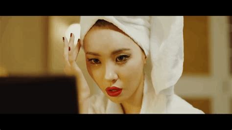 Music Video Fashion: Sunmi – Siren – Ash Talks Kpop