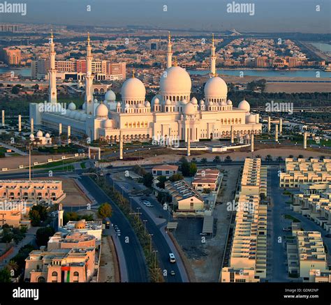 Sheikh Zayed Grand Mosque in Abu Dhabi aerial view Stock Photo - Alamy