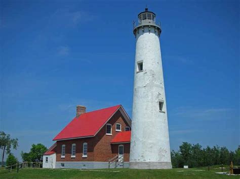 Great Lakes Lighthouses | Lake lighthouse, Lighthouse, Lighthouse photos