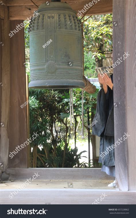 Buddhist Temple Bell Ringing By Monk Stock Photo 657228862 | Shutterstock