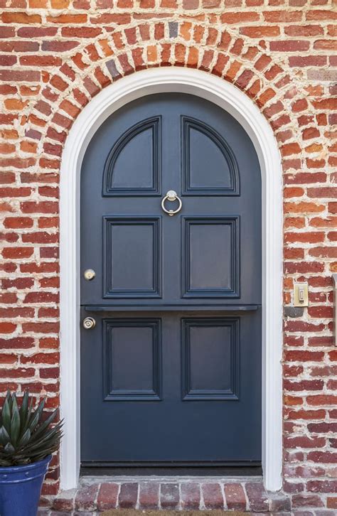 The 7 Most Welcoming Colors for Your Front Door | Front door, Front ...