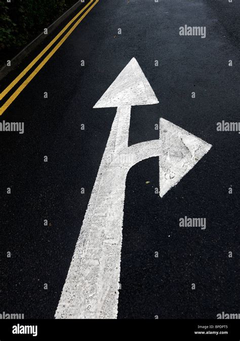 Road markings arrows hi-res stock photography and images - Alamy