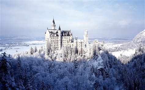 Herunterladen hintergrundbild neuschwanstein castle, winter, forest, bavaria, germany für ...