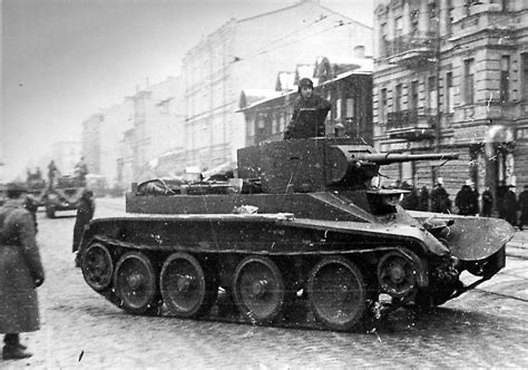 The tank BT-7 in Leningrad, 1941 | Horst | Flickr