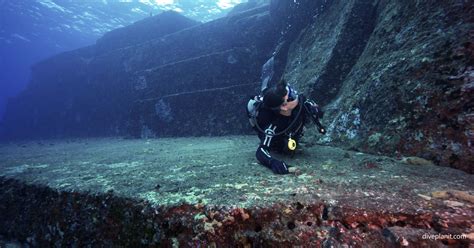 Yonaguni Scuba Diving Resorts & Liveaboards | Diving Okinawa