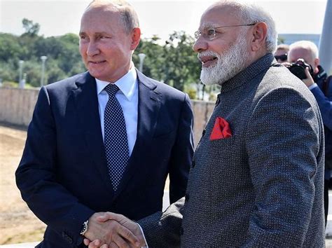 PM Modi meets Vladimir Putin; stresses on stronger India-Russia relations | INTERNATIONAL ...