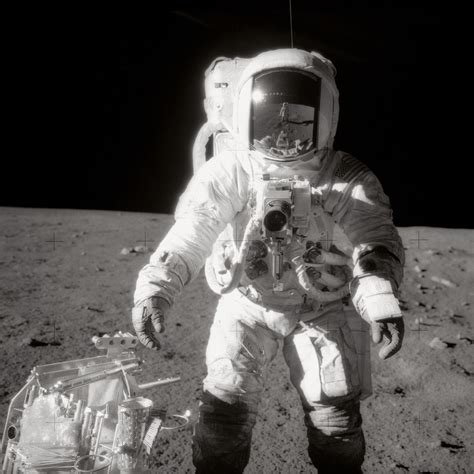 Alan Bean, Apollo 12 Astronaut Who Walked On The Moon, Dies At 86 : The ...