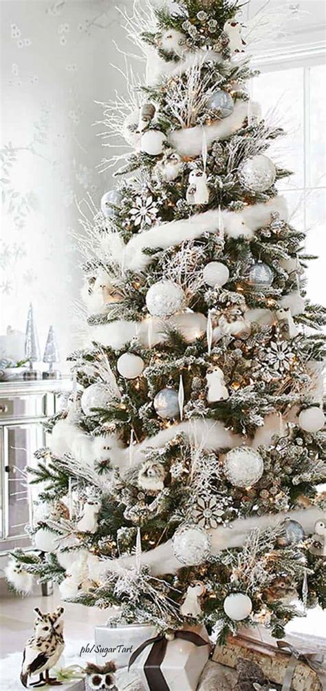 25+ Absolutely Stunning White Christmas Tree Decorating Ideas