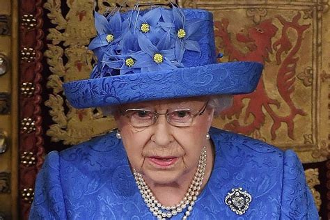 Did Queen Elizabeth’s ‘EU hat’ carry coded Brexit message? Dresser ...