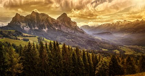 Grosser Mythen: Evening Panorama in 8K Ultra HD by Chris Frank