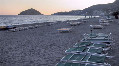 5 Amazing Beaches in Campania