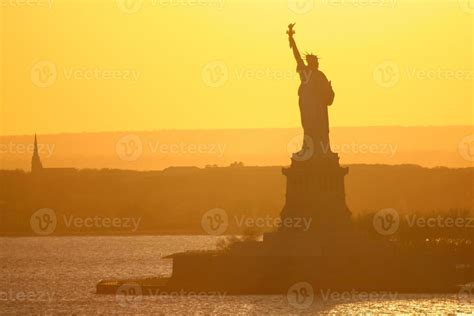 Statue of Liberty in New York City at sunset 748938 Stock Photo at Vecteezy