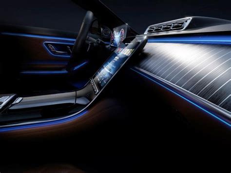 New Mercedes-Benz S-Class interior and features revealed