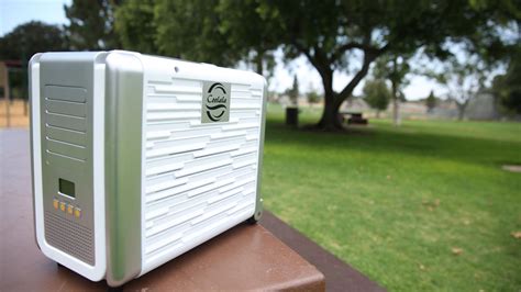 Portable Air Conditioner Uses Solar Panels to Charge