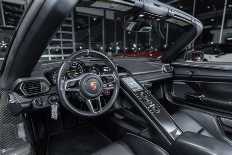 Porsche 918 Spyder Interior