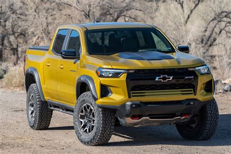 How the 2024 Ford Ranger Raptor Compares to the Chevy Colorado ZR2