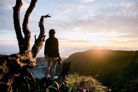 Berkunjung ke Gunung Tangkuban Perahu, Wisata Alam yang Melegenda