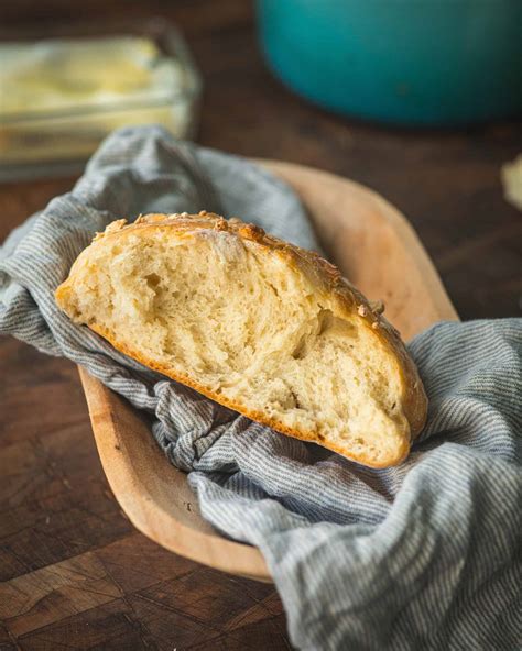 Texas Dutch Oven Bread is the easiest to make - Kitchen Wrangler | Melissa Guerra