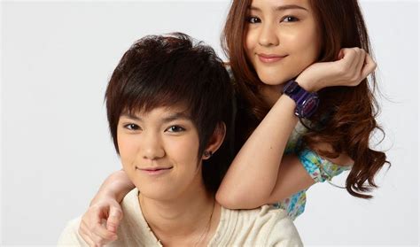 《拉小手 yes or no》拉攏高中與女大生 超夯泰國偶像 AOM & TINA風靡中港8/19來台放電 - WoWoNews