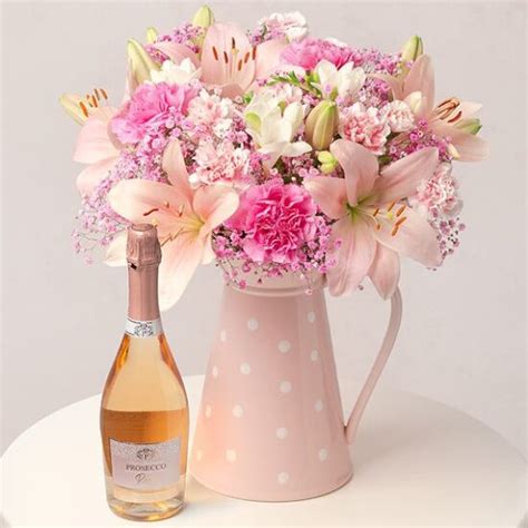 Blossom Pink Prosecco Gift - DaisyDukeFlowers.co.uk