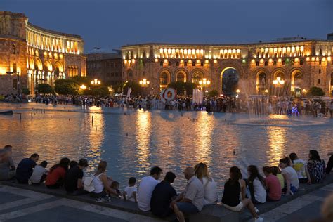 Republic Square at Night (1) | Yerevan | Pictures | Geography im ...