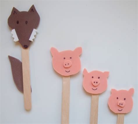 make, do & friend: Play Pretend - Three Little Pigs Puppets