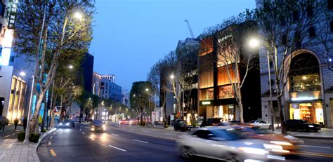 [Eye Plus] Fantasy, splendor and desire at Cheongdam