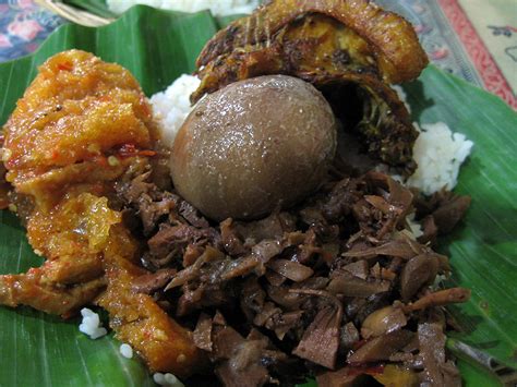 GUDEG, TRADITIONAL FOOD OF YOGYAKARTA | ALL ABOUT INDONESIA