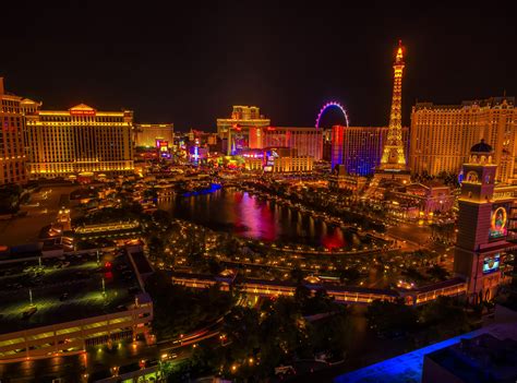 Windows 11 wallpaper las vegas skyline wallpaper - busfiko