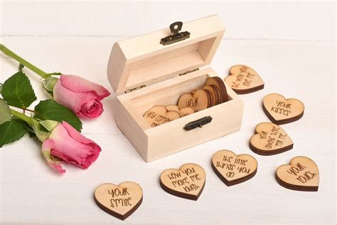 30 Romantic Gifts for Her To Make Someone Fall In Love With You