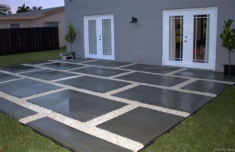 Beautiful Gravel Patio With Pavers Design Ideas 73 | Diy concrete patio ...